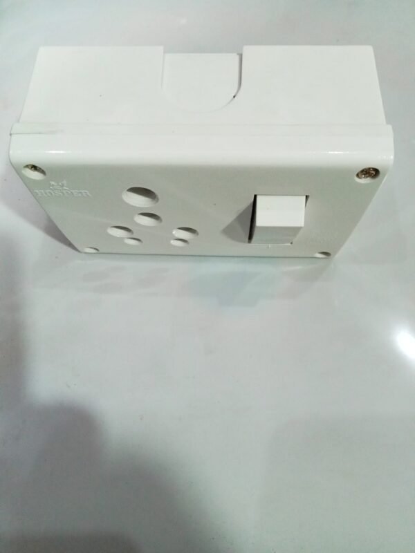 Hosper switch socket with box 16A. 240v~ - Image 2