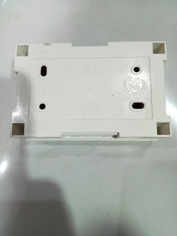 Hosper switch socket with box 16A. 240v~ - Image 4